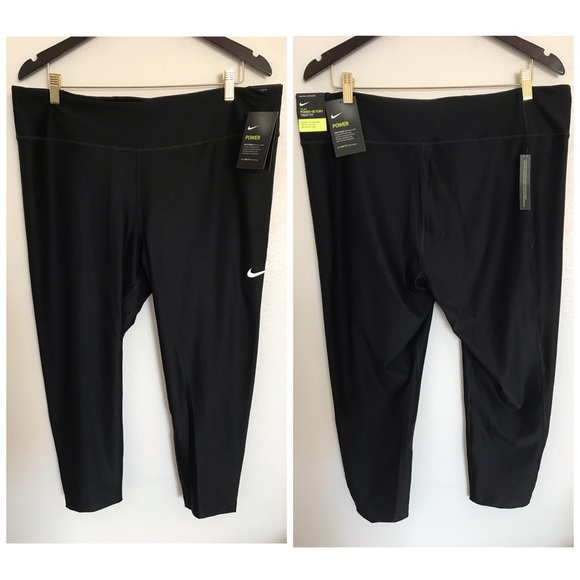 Nike Women's Tight Fit Training Crops Size 2X